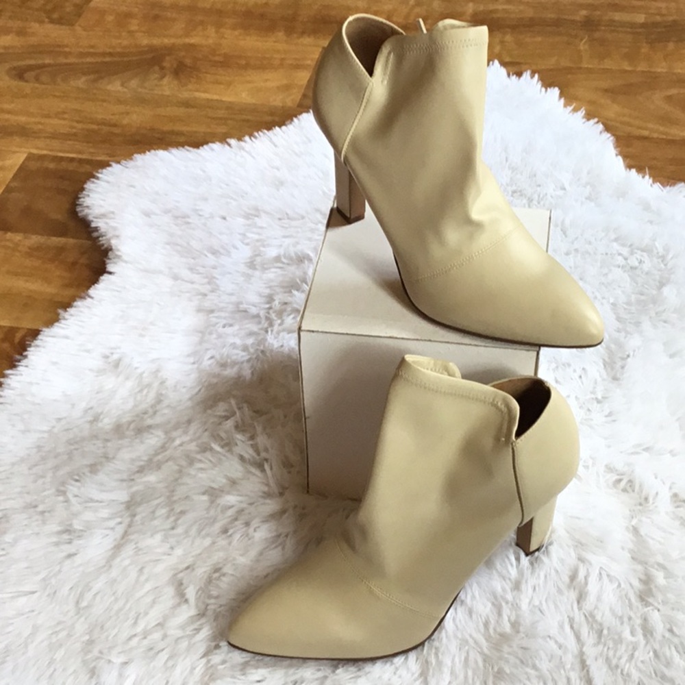 Franco Sarto Kairi HTF Cream Beige Booties Ankle Boots Size 8 NEW WITHOUT BOX